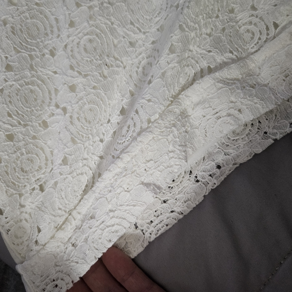 Maurices Women's White/off White Lace Shorts. NWT Size 13/14 - Picture 6 of 10